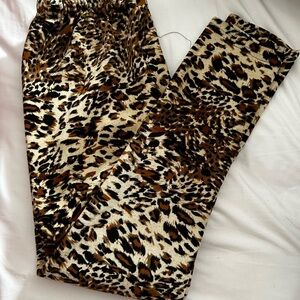 Leopard print leggings